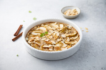 Apple tart with almond flakes