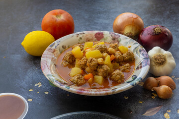Round meatballs kneaded with bulgur, potatoes, carrots, chickpeas. Turkish name: Juicy meatballs with fine bulgur