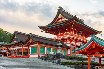 Obraz premium Fushimi Inari Taisha shrine in Kyoto, Japan