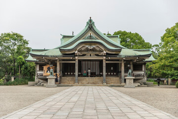 Fototapeta premium Front view of Toyokuni Shrine, Osaka, Japan