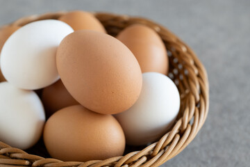 カゴに盛られたタマゴ