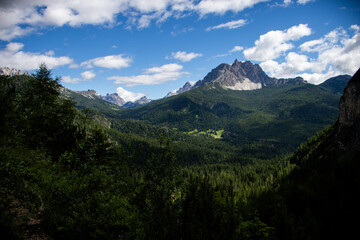 Obraz premium Cadini di Misurina point of view from Lago di Sorapis