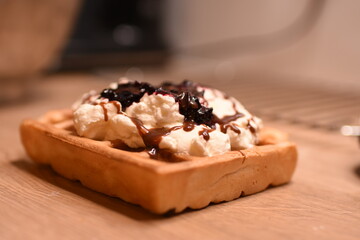 Pyszne gofry ze śmietaną