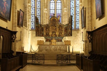 Fototapeta premium L'église Saint Pierre, église romane, village de Baume Les Messieurs, département du Jura, France