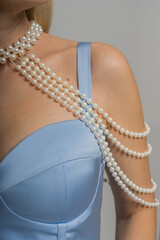 women's jewelry from white pearls