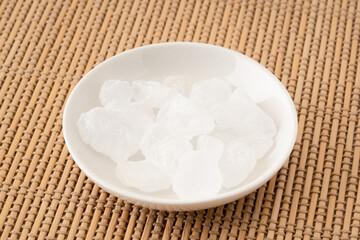 お皿に入った氷砂糖