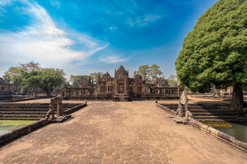Fototapeta premium The main building of Prasat Muang Tam Castle is an archaeological site in Thailand, lowland castle is a Khmer Hindu Temple in Prakhon Chai District, Buriram Province Thailand