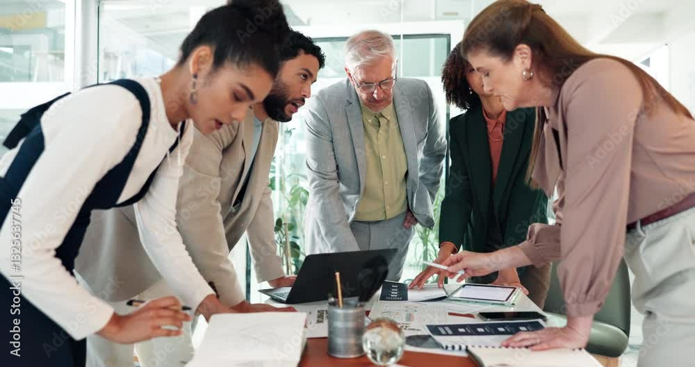 Aufkleber documents, discussion and business people in office for planning, brainstorming or problem solving f