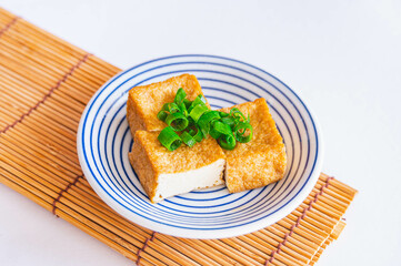 揚げ豆腐
