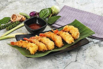 Shrimp tempura with spicy sauce