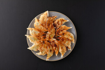 焼き餃子　餃子　中華料理　俯瞰　Fried dumplings, dumplings, Chinese food, bird's-eye view