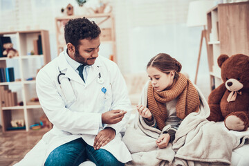 Obraz premium doctor and patient