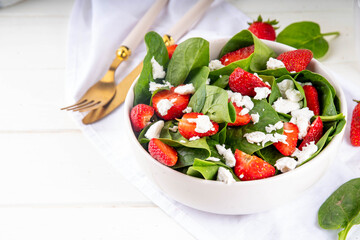 Spinach and strawberry summer salad