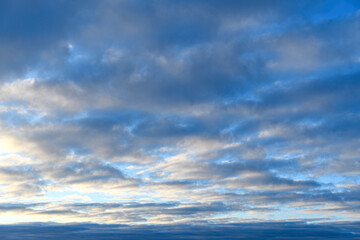 Obraz premium Cloudscape in a winter morning sky