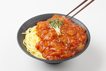  Jjamppong is a Chinese dish. It is a stir-fried dish of noodles mixed with various seafood and vegetables.