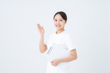 若い看護師の女性