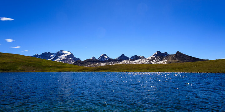 Lago Rosset. Sullo sfondo il Gran Paradiso
