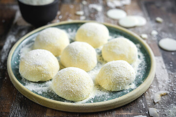 Sweet white chocolate praline s