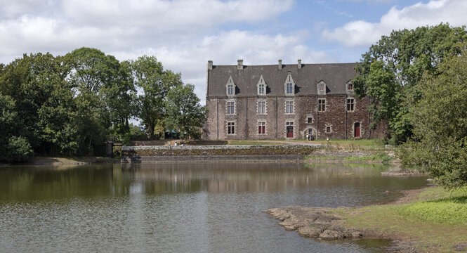 Ch&acirc;teau de Comper en Bretagne
