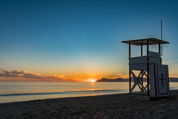 Sonnenaufgang am Strand