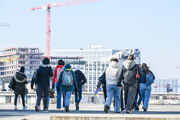 groupe jeune visiteur Bruxelles immobilier construction ecole excursion vue panorama