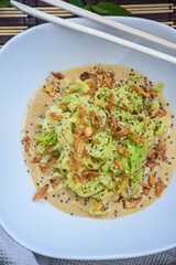 homemade recipe for zucchini rolls with peanut butter, healthy gluten free food 