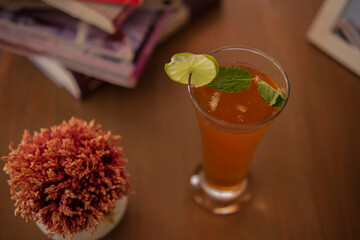 green tea with mint
