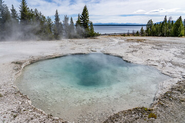 West Thumb Geyser Basin, Yellowstone Lake / Yellowstone National Park. Wyoming
