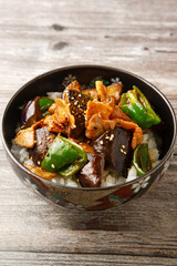 茄子と豚バラの味噌炒め丼