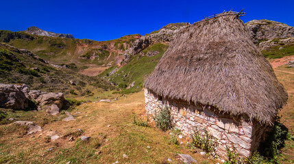 Cabañas de Teito, Traditional Cattle Cabin, Circular Route of Lagos de Saliencia, Somiedo Natural...