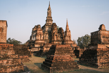 Fototapeta premium sukhothai historical park pagoda temple 
