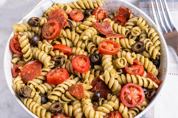 rotini pesto salad
