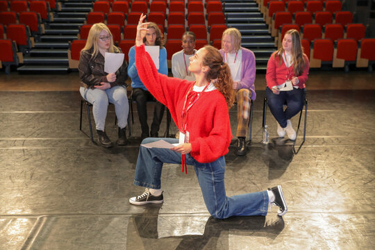 Actors with disabilities rehearsing�on stage