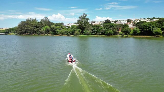 Aerial view of the shores of Lake Jaboti in Apucarana, Paran&aacute;.