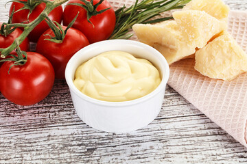 Cheese sauce in the bowl