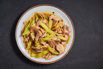 stir fried pork and green bell pepper