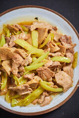 stir fried pork and green bell pepper