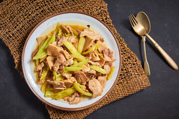stir fried pork and green bell pepper
