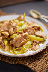 stir fried pork and green bell pepper