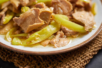 stir fried pork and green bell pepper
