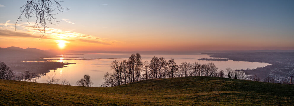 Bregenz, &Ouml;sterreich: Sonnenuntergang &uuml;ber dem Bodensee