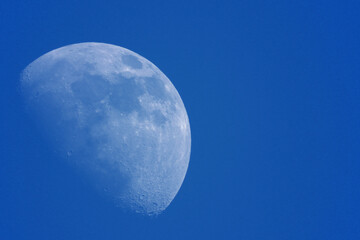 Mond © Peter Oetelshofen