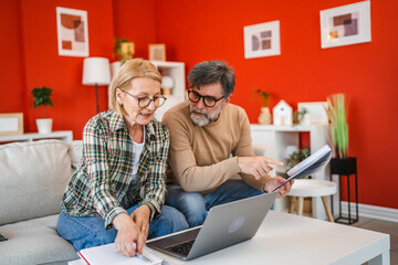 Obraz premium two colleague work from home together planning and research on laptop