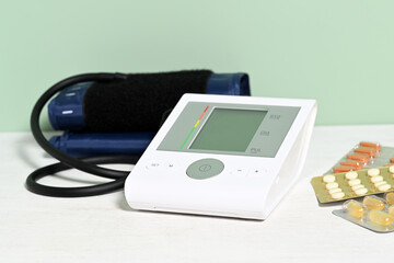 Electronic tonometer device with pills