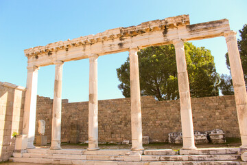 Fototapeta premium Ancient Roman ruins in Pergamum (Bergama) Turkiye