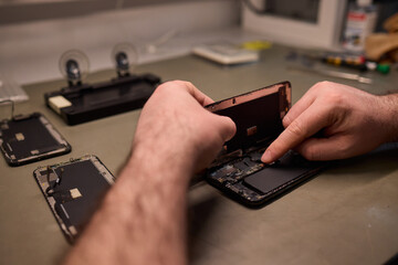 Expert Smartphone Repair Using Advanced Precision Tools for Optimal Performance and Quality