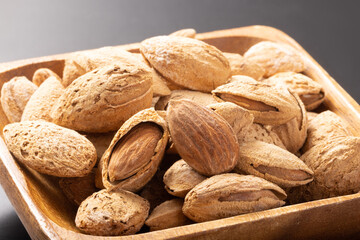 殻付き　アーモンド