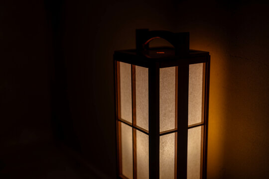 行灯の趣のある灯り