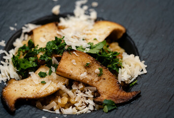 Fregola Sarda Hartweizennudeln eine Spezialität von Sardinien