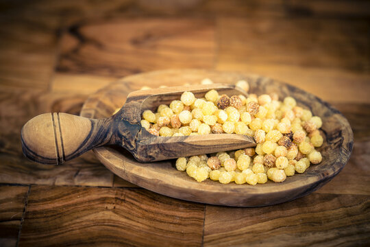 Fregola Sarda Hartweizennudeln eine Spezialit&auml;t von Sardinien
